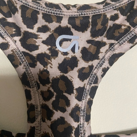 GAP EUC animal print medium impact sports bra size M w/ key pocket - Picture 5 of 5